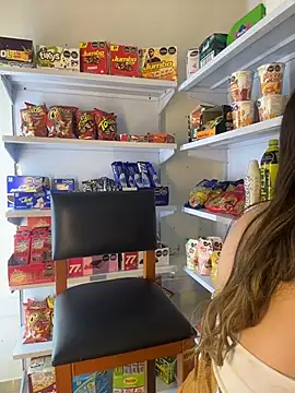 Sara_Harris7 - Controlx1min + show tits 🤫