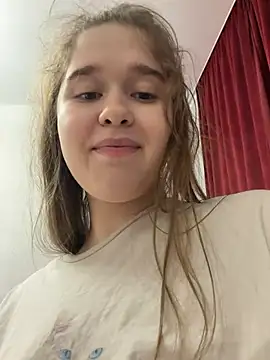 HornyGirlH - SHOW TITS