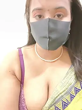 Beauty_Queen_Saniya - Show big sexy boobs