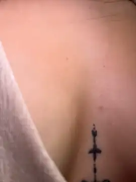 Valentina-gomezz - FUCK ME DOGGY STYLE UNDER THE TABLE😈🥵