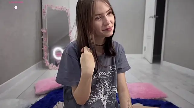 Lilunee - bare ass show
