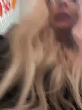 Melissa_grr - SLOPPY DILDO BLOWJOB OPENED DOOR