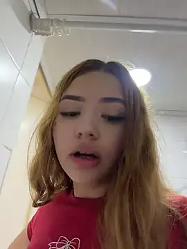 ChloeCollins__ - PUSSY FINGERING FIRST SQUIRT