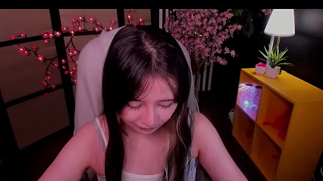 May_Ling - make me topless😊