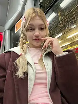 Elsawhere - what should i do on tram 1st?.. ahegao??