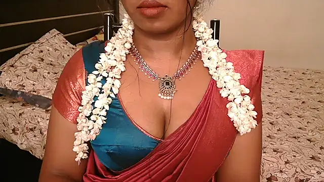 Dhiyapink - boobs oil massage