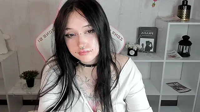 Emma-Blissa - flash tits