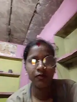 Hot_khusi753