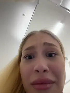 Liza_risky - Both flash boobies FAST NOW