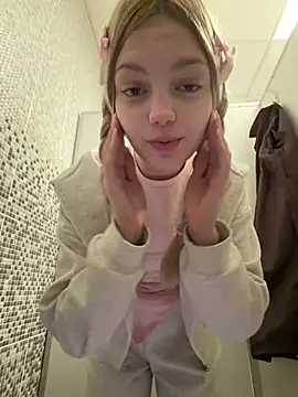 Elsawhere - wanna see my panties too??