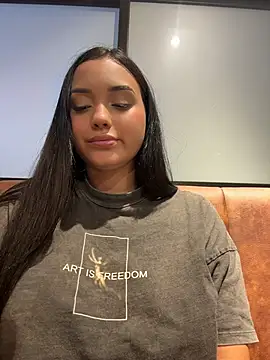 Sara-cherry - SHOW TITS 🍒