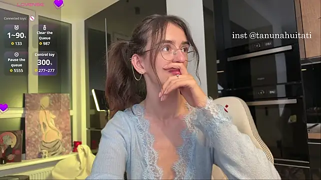 YummyTati - PLAY WITH ASS