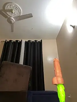__Naomi - FIST PUSSY TILL SQUIRT