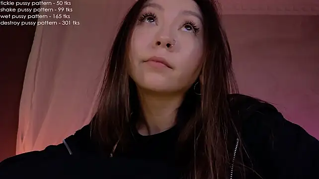 Im_casey - play with nipples
