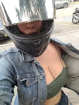 Yuli_x97 - MY FRIEND TOUCHES MY TITS. 😎🫢