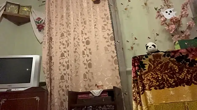 LevandaSara - Shake my boobs