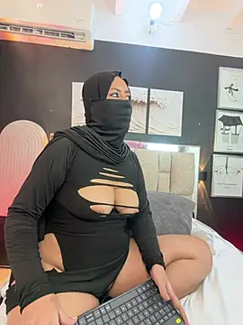 Qamar_Khalifa - Asshole close up