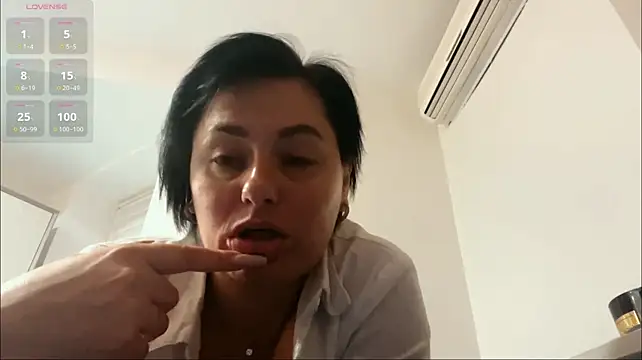 Vivi_fifi - Kiss on camera