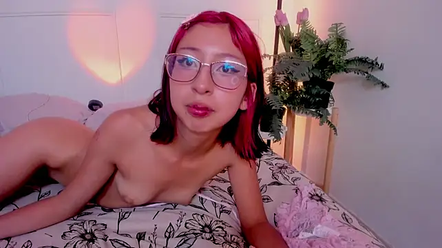 Venus_Rouge - fingering my pussy 😍