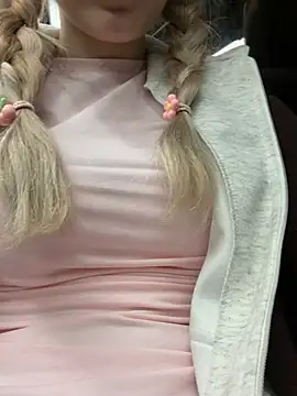 Elsawhere - massage big boobs under top on tram🍒🔥