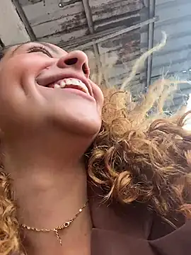 Chloe_Leaozinho - Squirt 💦 gosta na sua boquinha