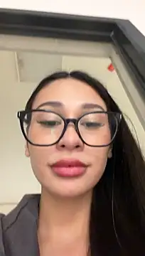 Aria51 - boobs out & spank it on bus station🚌🍒