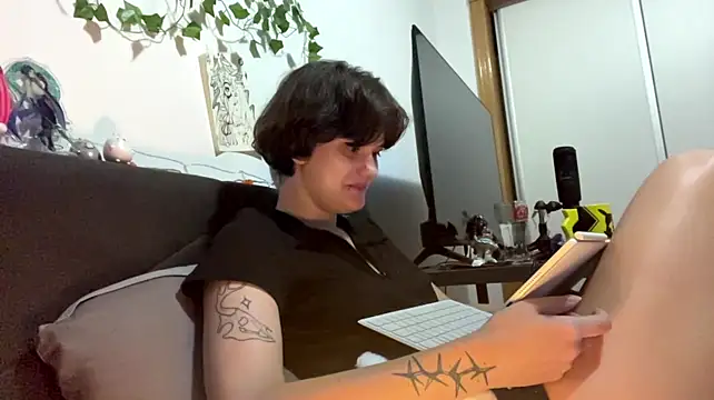 HeyFriren - I'll sent u my hot PUSSY Video ;)