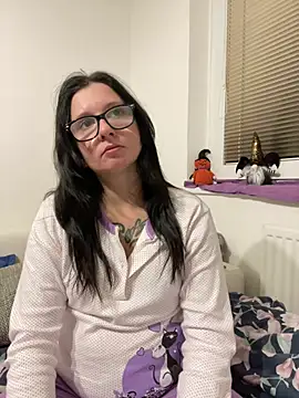 Marketatomas - Masážní strojek na kundi. 2min.