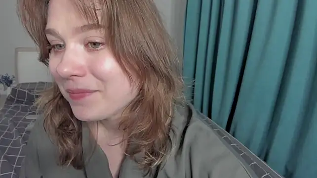 JennyHardy - sqweeze boobs