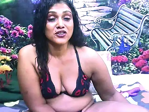 IndianSexyLady20 - Get me naked 😽Gents
