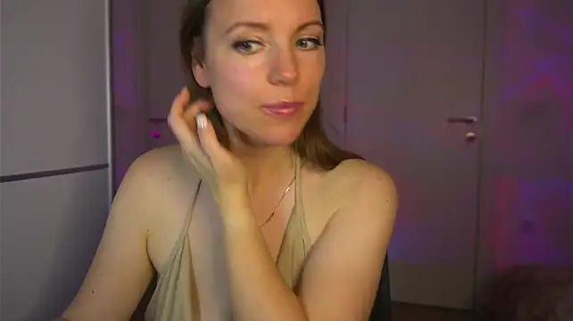 Cocosweetty - Naked for 10 min