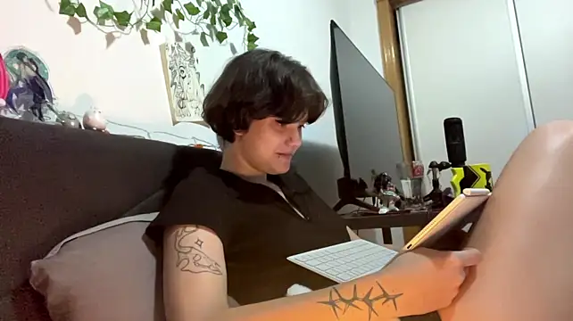 HeyFriren - I'll sent u my hot PUSSY Video ;)