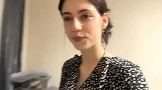 ElenoreNaughton - tease with my shoulders