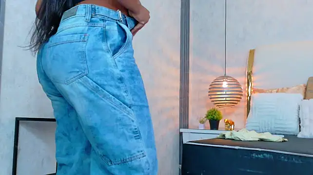 NaiomyLanes - FUCK ME DILDO SQUIRT