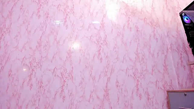 Curvy_Alanna - oil on the breasts
