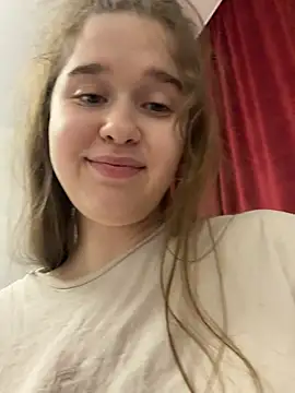 HornyGirlH - SHOW TITS