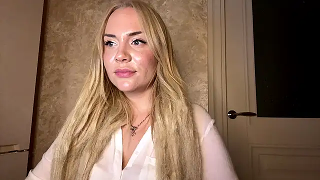 NoreneKast - Shall we play a game of eye contact?)