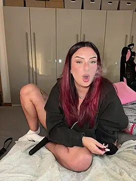 OliviaaFischer - Show boobs 5 min +3 Videos