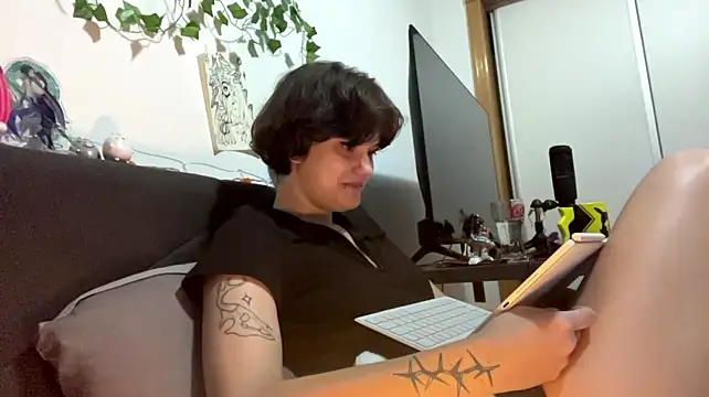 HeyFriren - I'll sent u my hot PUSSY Video ;)