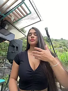 BellaLeclair_