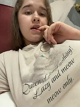 HornyGirlH - SHOW TITS