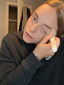Jaseyrae - Pussy play close to cam