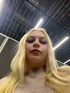 AngelinaTous - I'll show you my boobs on the street😈