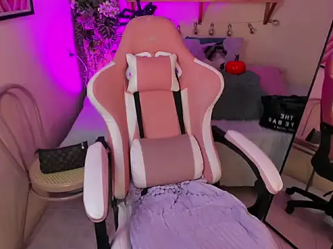 _kyliee - Masturbation with a dildo and oil.💧