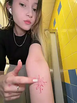 Nancy_chancy - off top and hairbra in public toilet👀