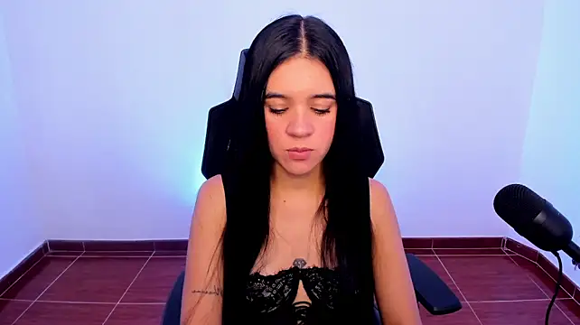 Isabellawhitmore - flash tits