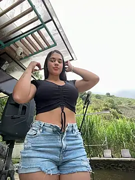 BellaLeclair_ - Slap my boobs