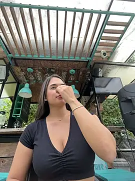 BellaLeclair_ - Slap my boobs
