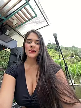 BellaLeclair_ - Slap my boobs