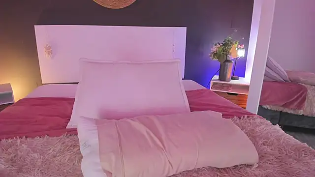 VioletPaket - Fingering in missionary🔥